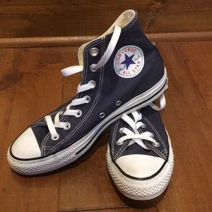 Gently used Women’s Converse Chuck Taylor All Star